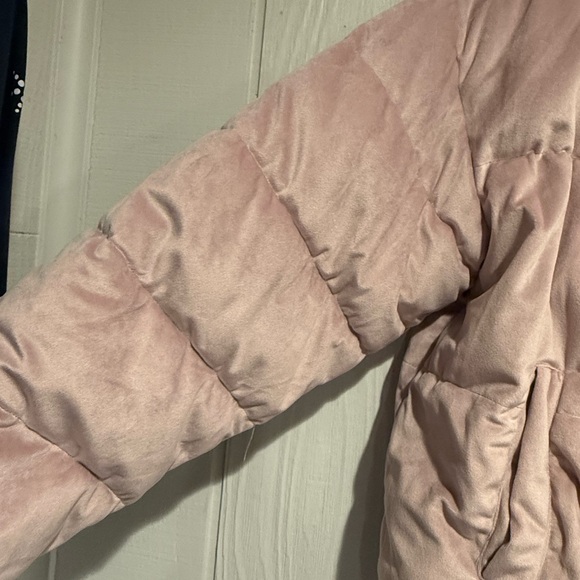 Old Navy Soft Pink Puffer Jacket - Picture 2 of 11